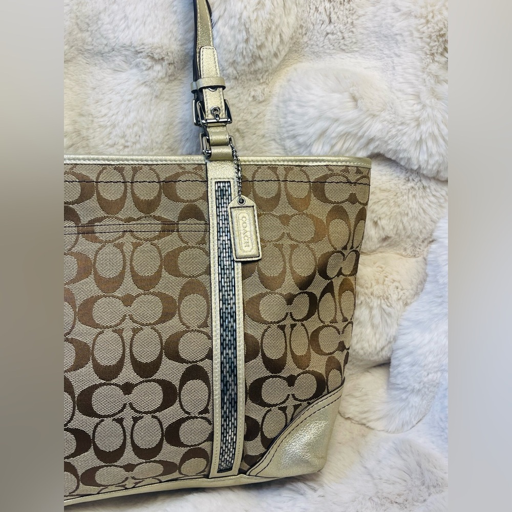 Coach Vtg 2005 Rare Gallery Beaded Signature C Canvas Metallic Gold Leather Tote - Picture 3 of 16